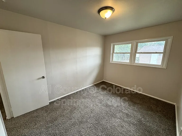 1316 Harrison Rd — Photo 9