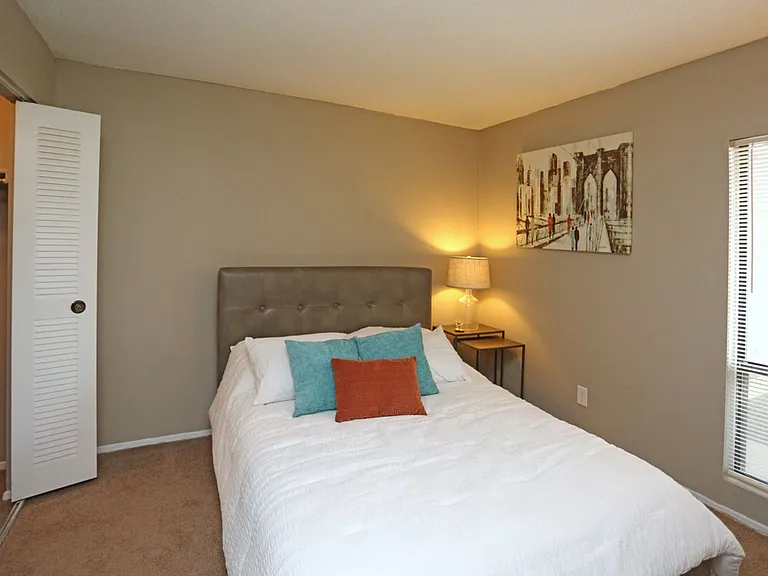 5515 W Market St — Photo 11