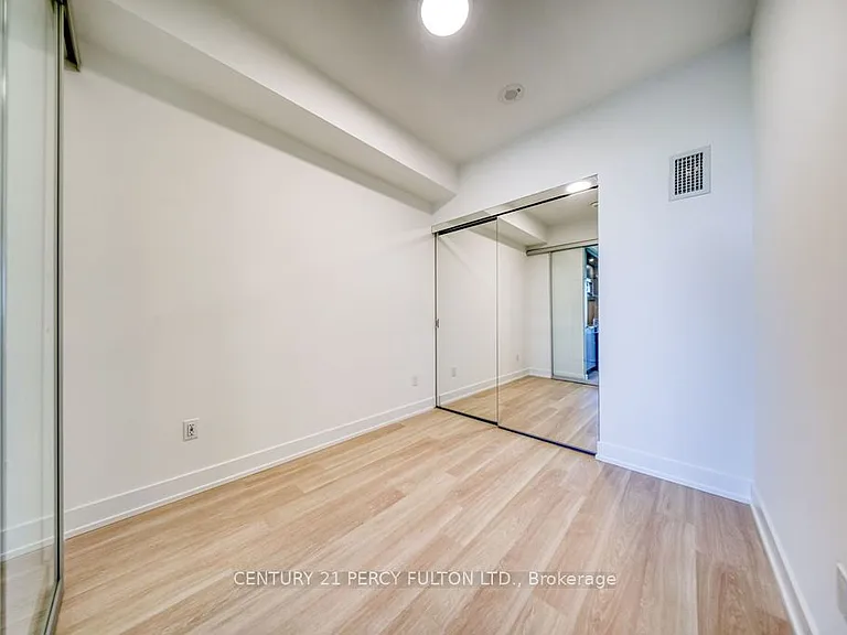 60 Central Park Dr #1802 — Photo 21