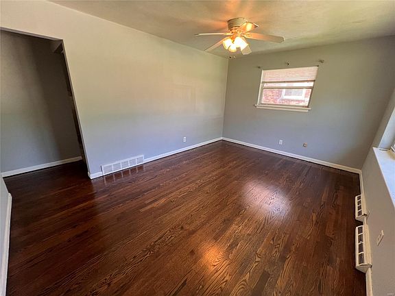 3rd image of 8922 Marcella Ave