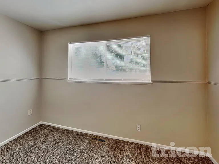 3241 Barbara Cir — Photo 11
