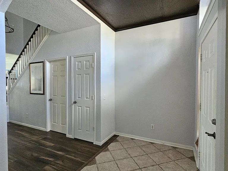 12310 Robin Meadow Cir — Photo 2