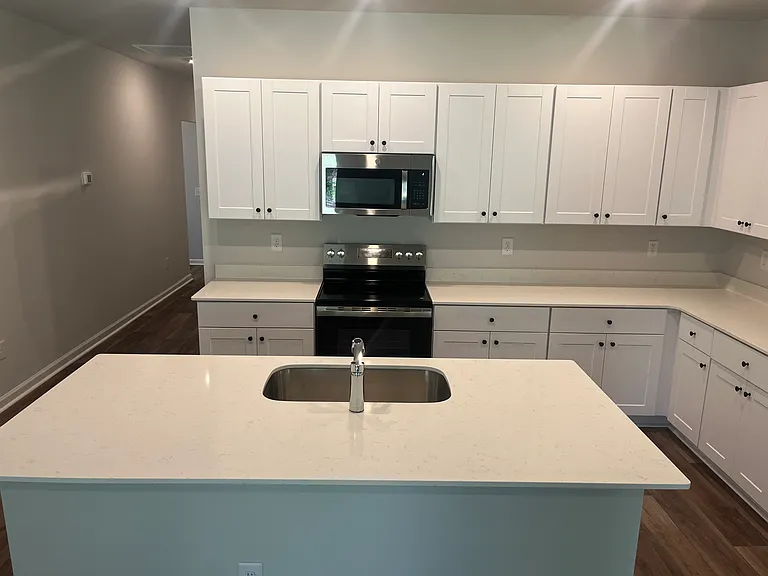 1030 Harbor Dr — Photo 9
