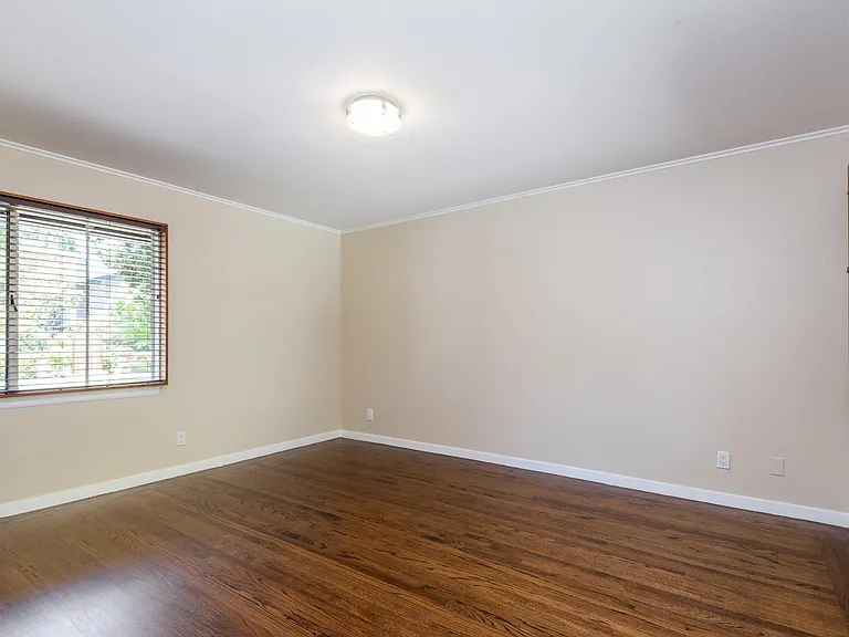 851 Seale Ave — Photo 12