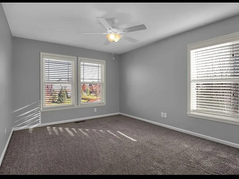 12964 Saxony Blvd — Photo 32