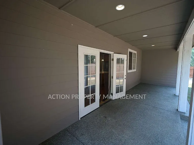 103 E Cobblestone Ln — Photo 20