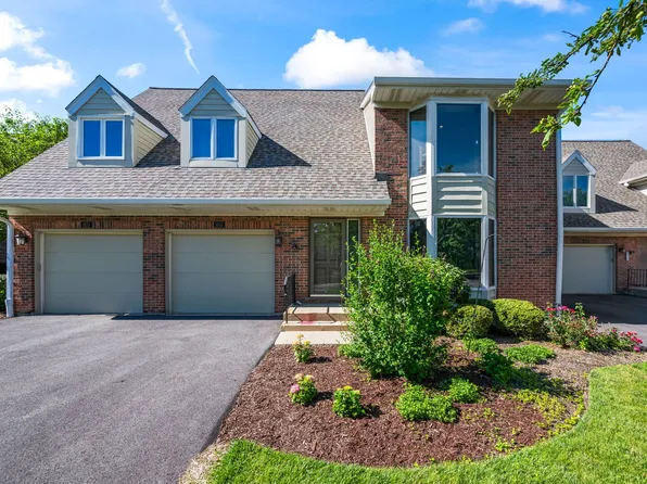 1653 N Belmont Ct, Arlington Heights, IL 60004