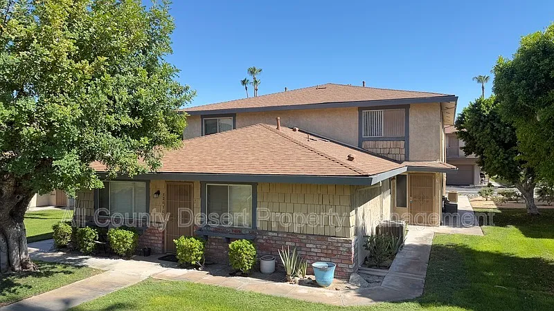 2 bed, 1.0 bath, 840 sqft, $2,095 — Photo 1