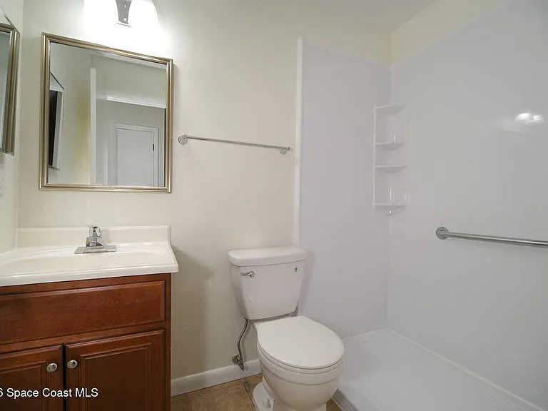 765 Cleaves St SE — Photo 9