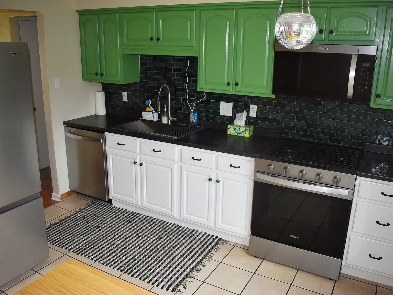 3 bed, 2.5 bath, 1254 sqft, $2,300 — Photo 4