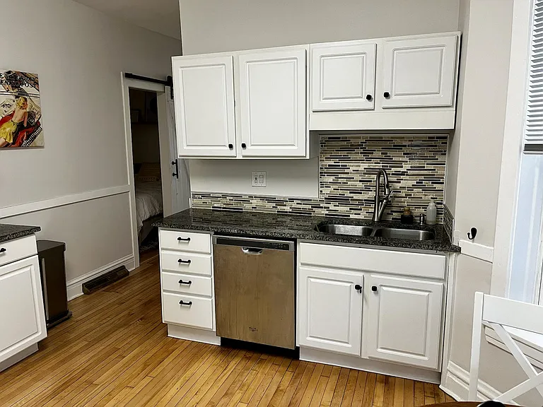 2026 N Wood St #1 — Photo 5