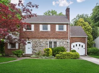 7 Kingsbury Rd, Garden City, NY 11530