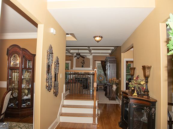 3rd image of 2825 Olivine Dr