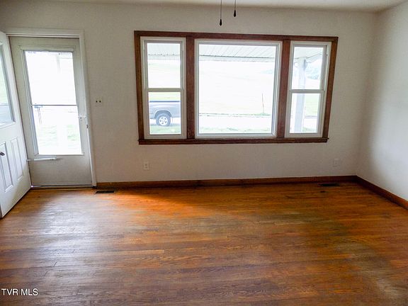 4th image of 603 Watterson St