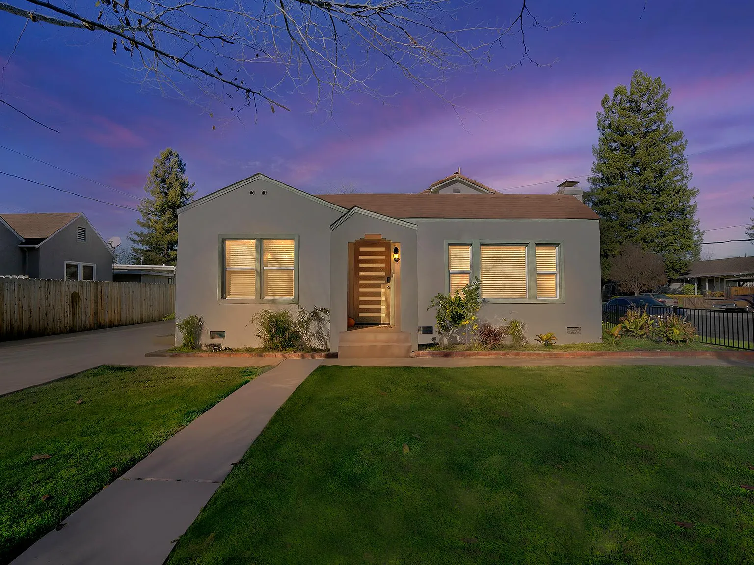 Pine St, Napa — Photo 1
