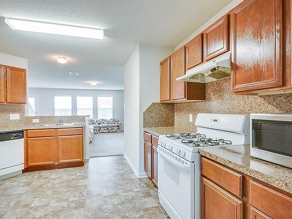4th image of 3119 Apple Dale Dr
