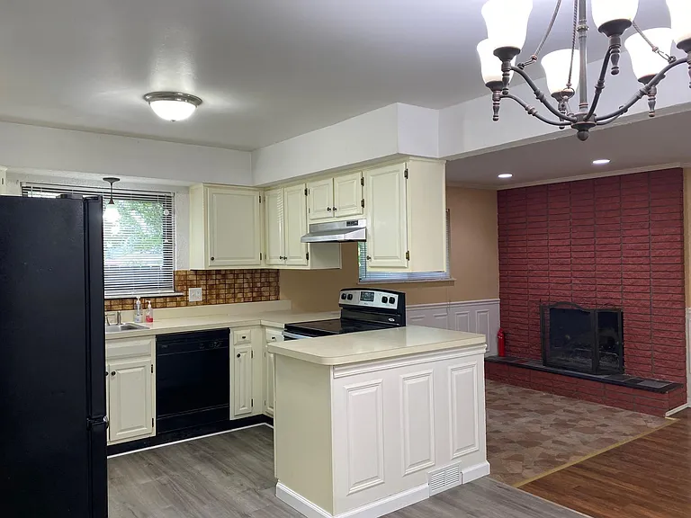 2793 Athena Dr — Photo 8