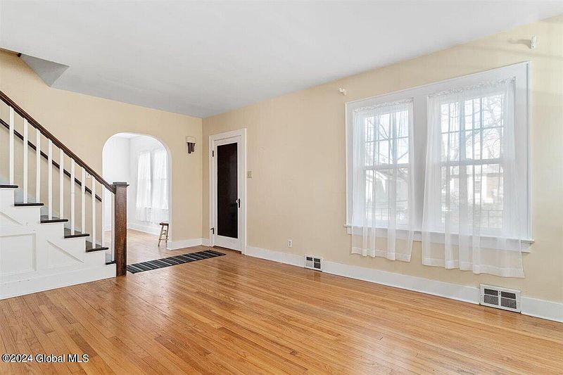 4th image of 11 Turner Place