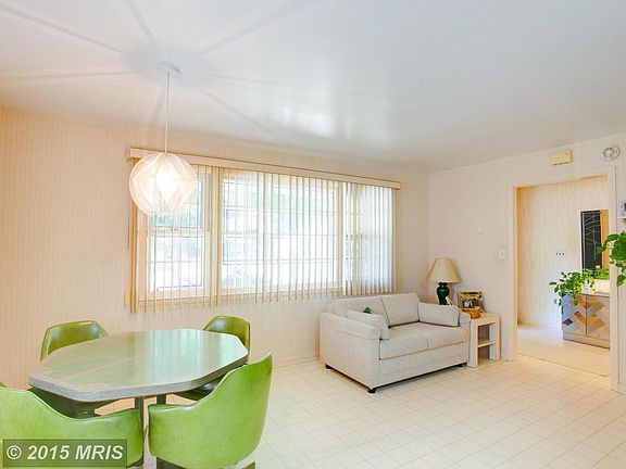 Kitchen with lots of room