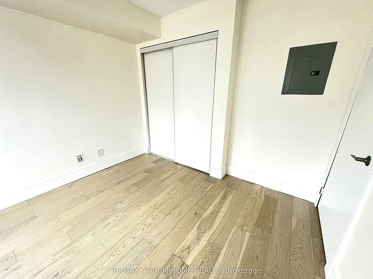 410 Queens Quay W #905 — Photo 19