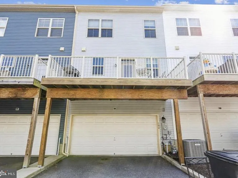 104 Vanguard Ln — Photo 15