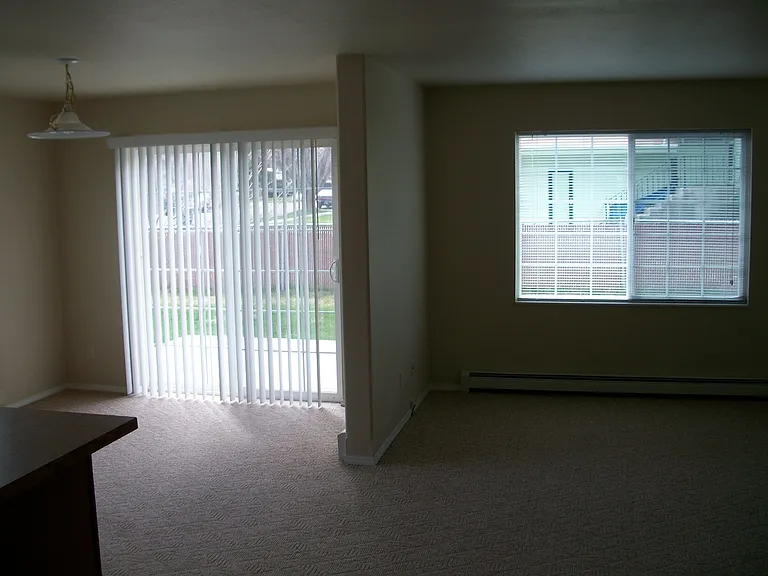 1304 W Babcock St #B — Photo 15