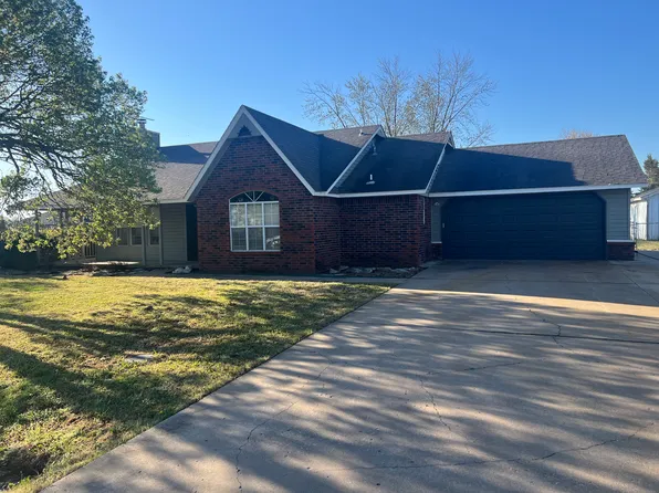 9236 E Cherry Ln, Claremore, OK 74019