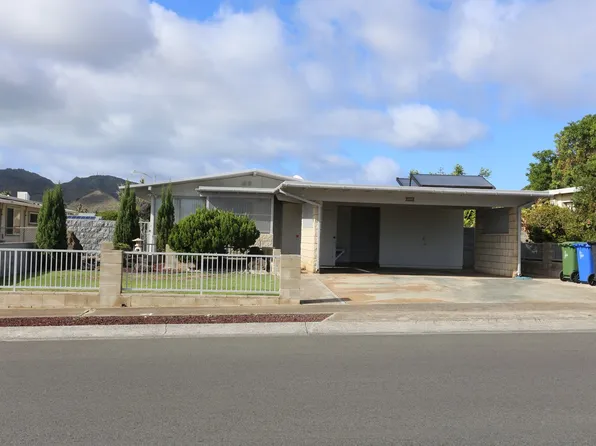 569 Kaumakani St, Honolulu, HI 96825
