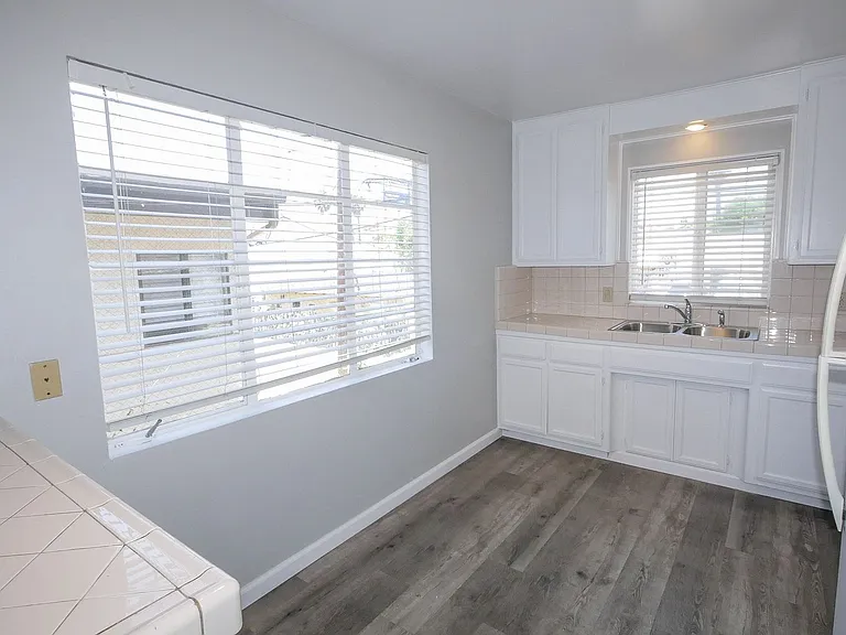 1050 Hornblend St — Photo 5