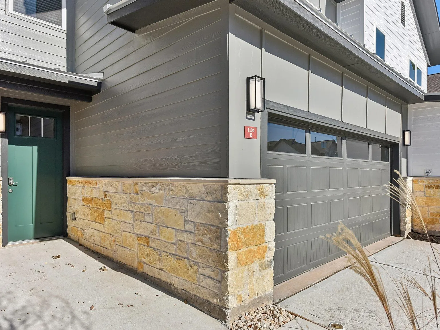 3 bed, 2.5 bath, 1488 sqft, $2,395 — Photo 2