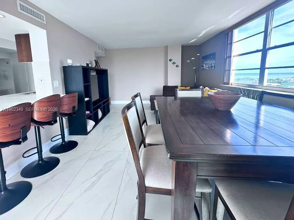 The Clifton Condo — Photo 4