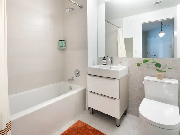 30-77 Vernon Boulevard image 9 of 27