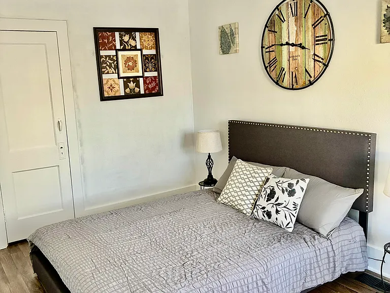 401 W Elliott Ave — Photo 7