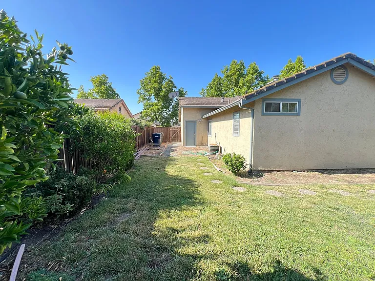 6968 Sunridge Dr — Photo 44