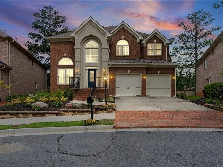 350 Wembley Cir — Photo 41