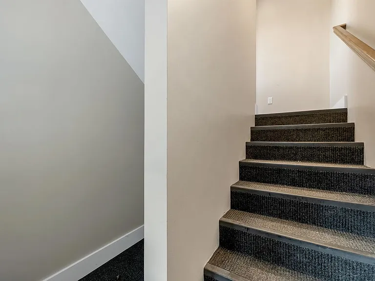 2 Lake St #B — Photo 35