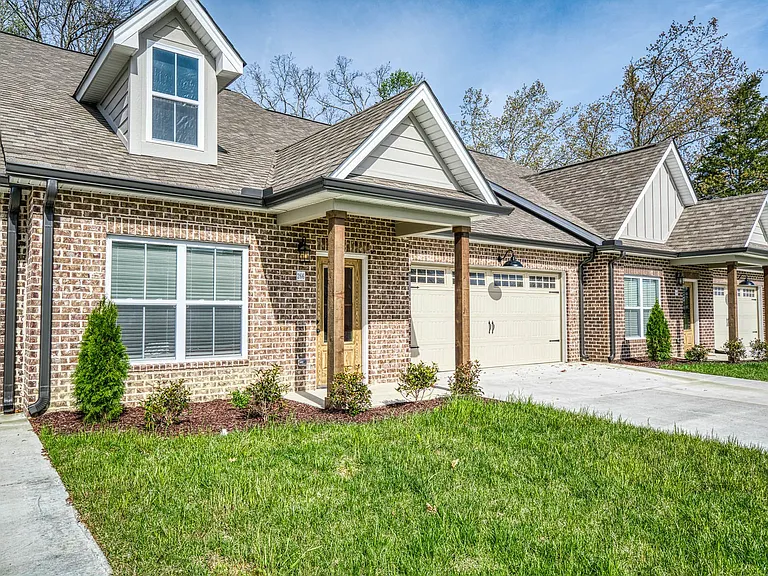 212 Baylor Ct — Photo 9
