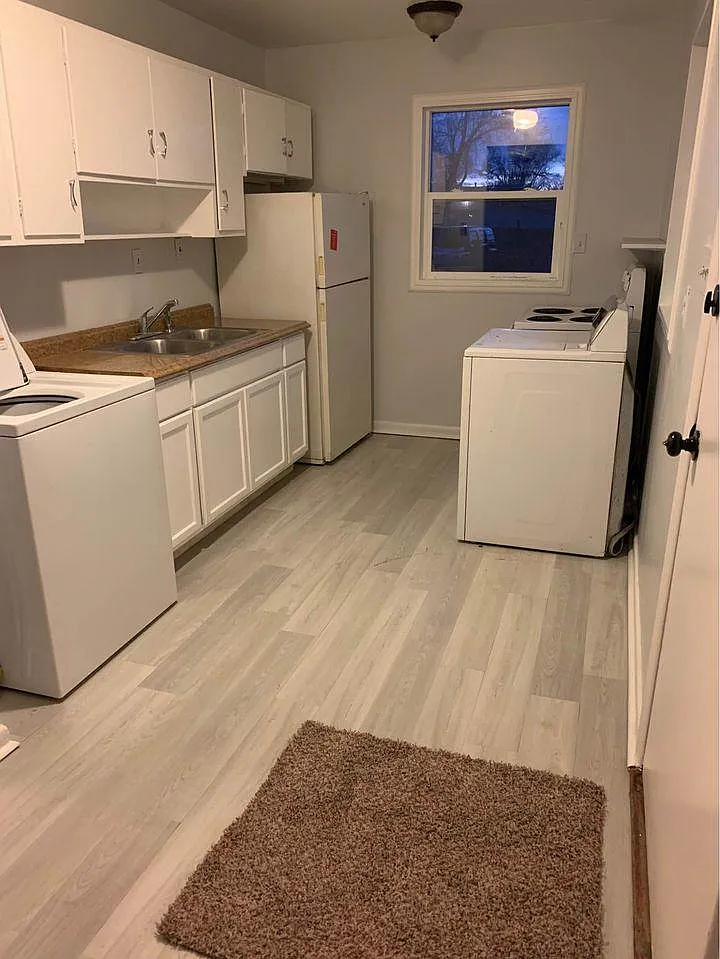 2 bed, 700 sqft, $1,795 — Photo 2