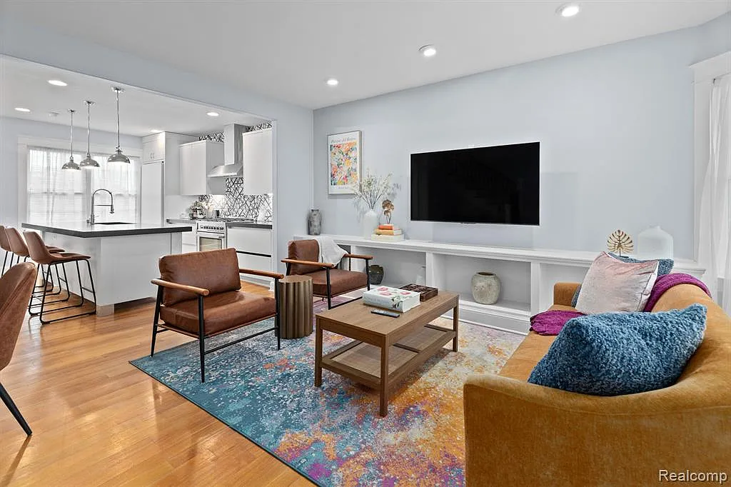 3 bed, 2.5 bath, 1673 sqft, $2,950 — Photo 3
