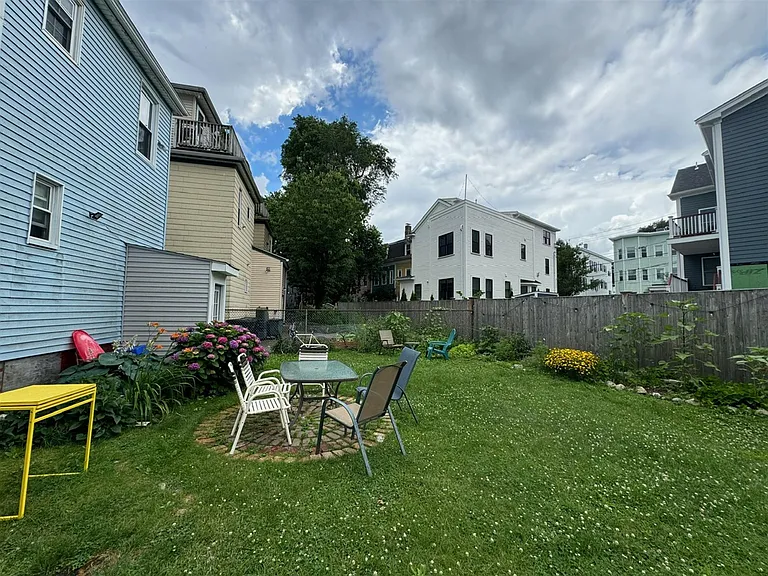 11 Concord Ave — Photo 14