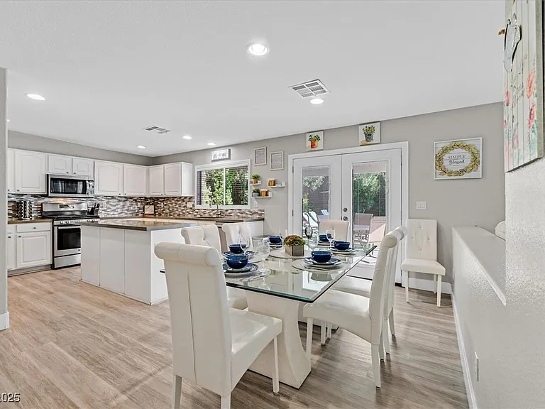2735 Peekskill Ave — Photo 8