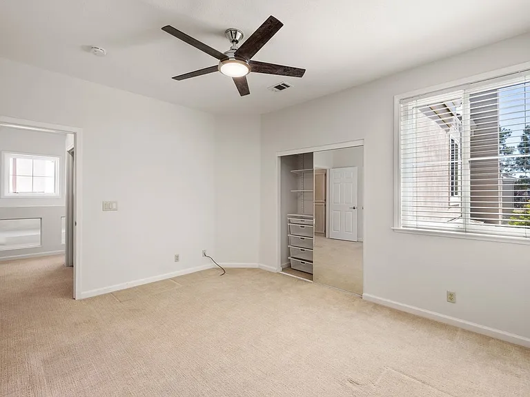 4 Mandalay Ct — Photo 23