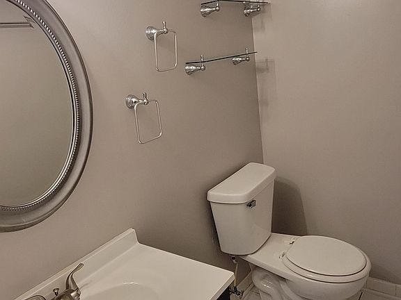 3rd image of 1402 Laurel Valley Dr