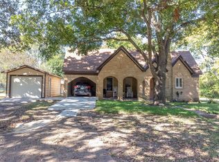 412 N Austin St, Edgewood, TX 75117