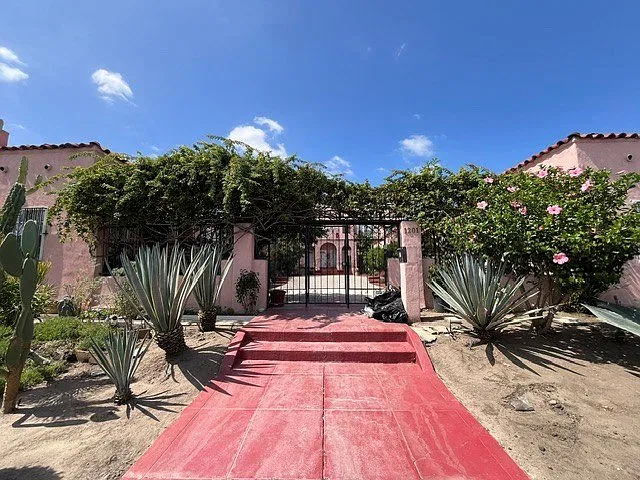 1201 S. Mullen Ave. — Photo 2