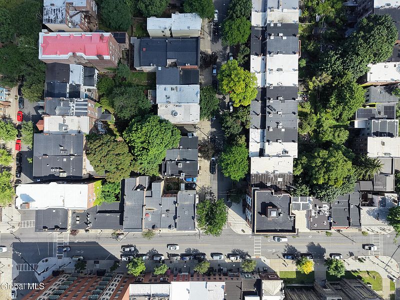 3rd image of 165 Chestnut Street