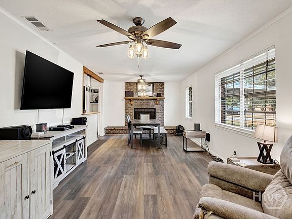 5th image of 125 Westwood Drive