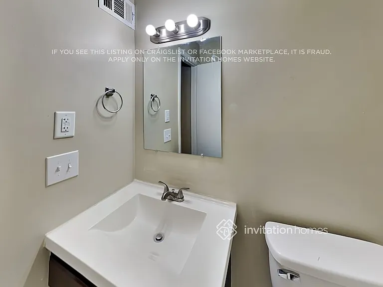 940 Woodbridge Dr NE — Photo 17