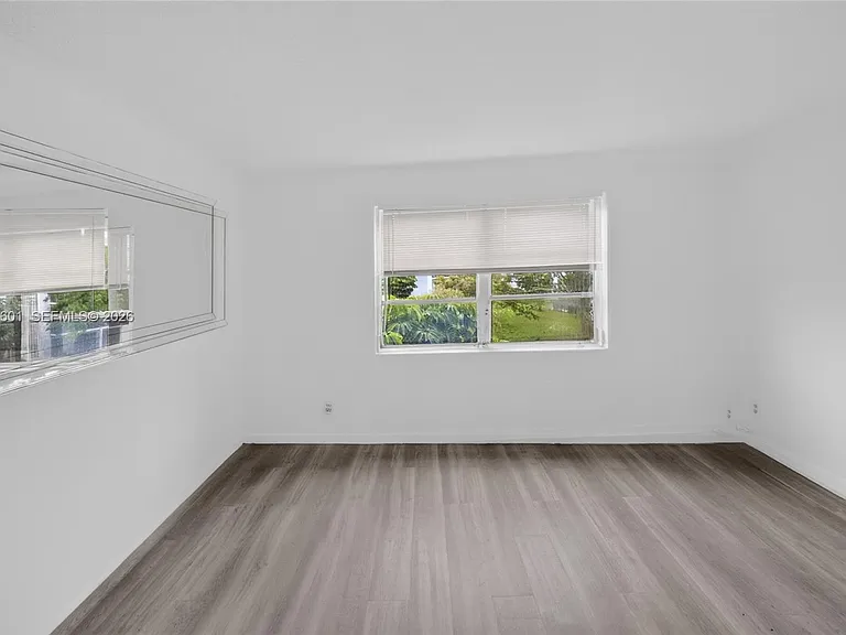 8750 N Sherman Cir #305 — Photo 13