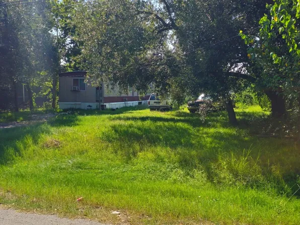 730 13th St, San Leon, TX 77539